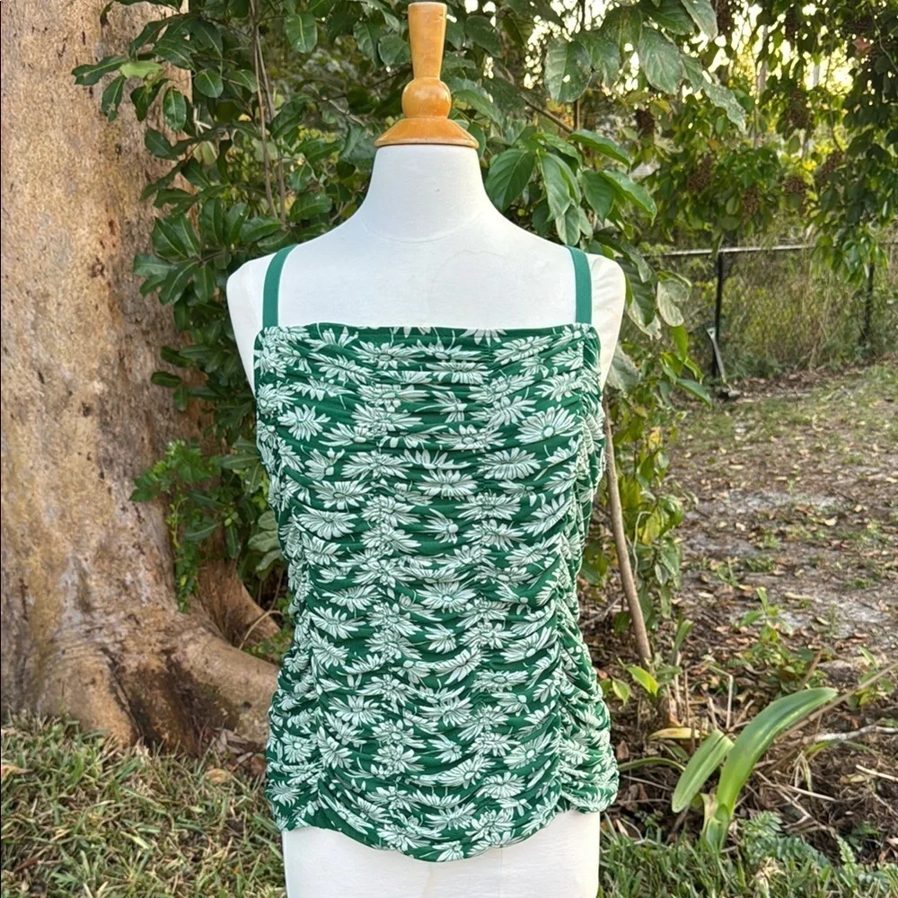 Torrid Stretch Mesh Cropped Shirred Cami Top Green, size 2 (18/20) - Picture 4 of 8